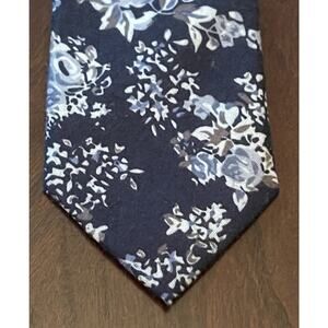 Penguin Floral Skinny Men’s Neck Tie